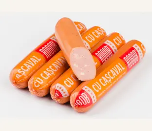 Crenvurști cu cașcaval fierți